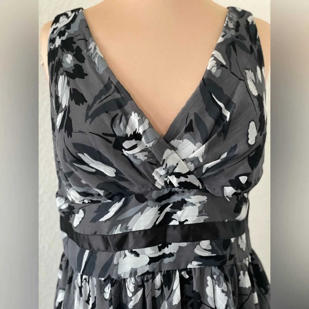 Studio I Petite dress size 12P - Picture 2 of 10